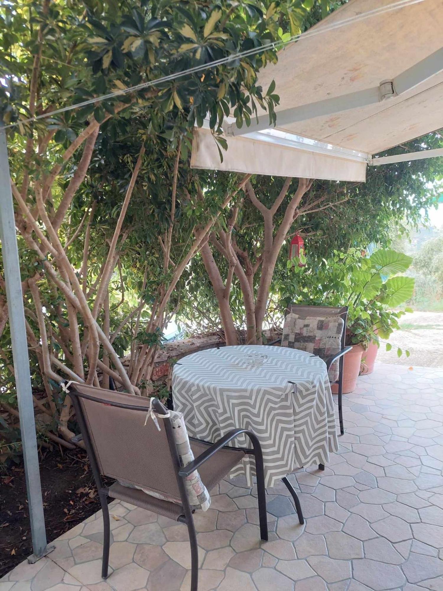 ארגאסי Baso Hilltop Apartments מראה חיצוני תמונה
